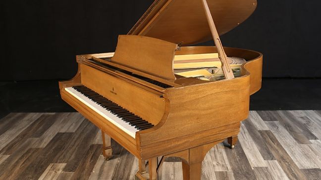 <span>1947</span> Steinway S